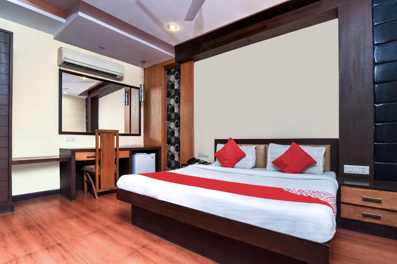 Hotel Shri Ram Ню Делхи Екстериор снимка