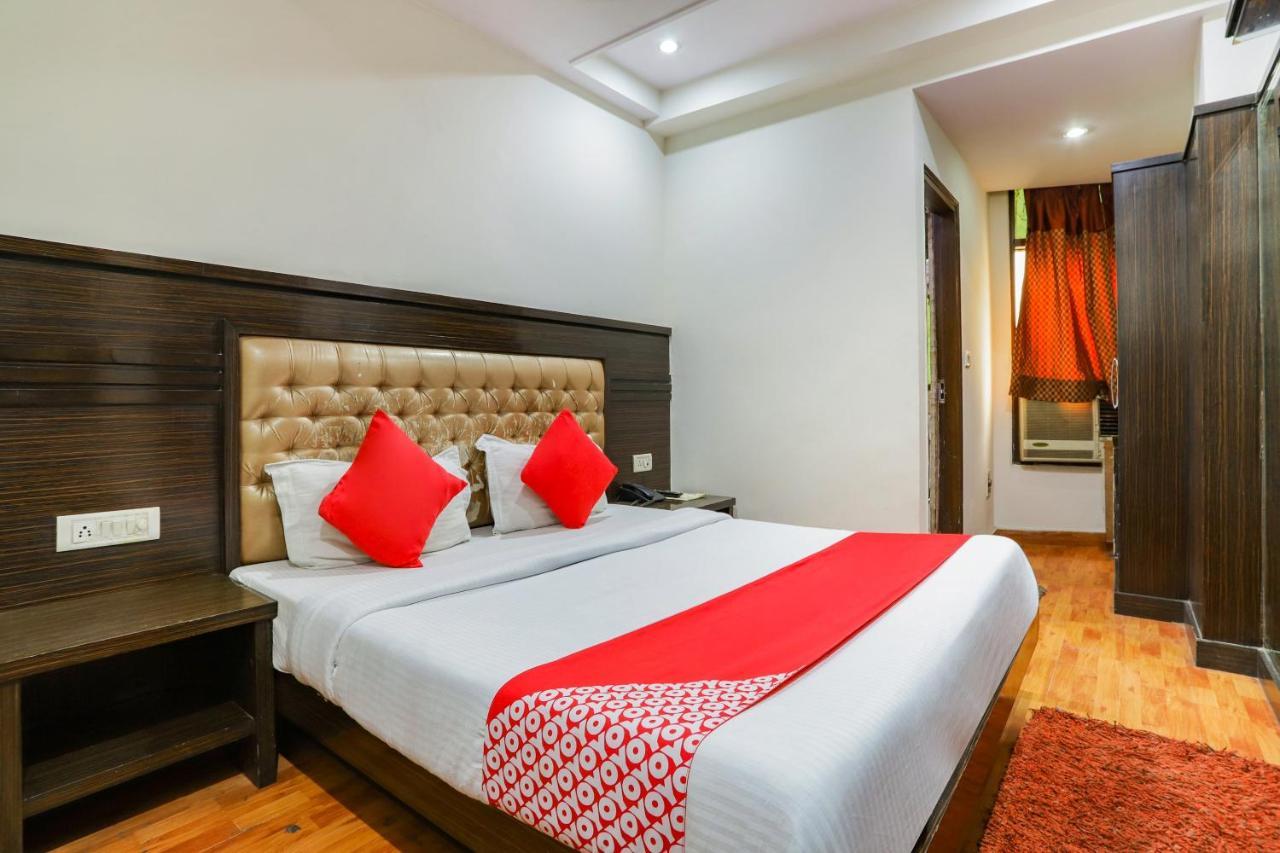 Hotel Shri Ram Ню Делхи Екстериор снимка